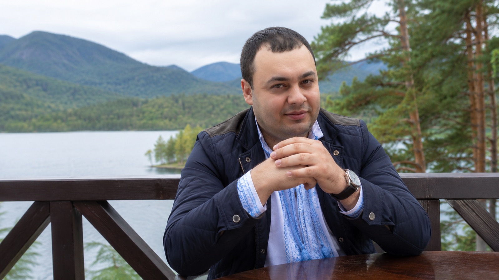 Сєяр Куршутов: две биографии одного человека